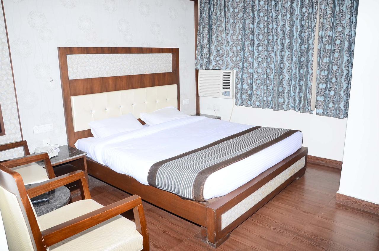 Hotel Opulence Pathānkot 外观 照片