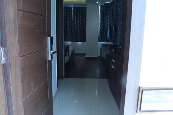 Hotel Opulence Pathānkot 外观 照片