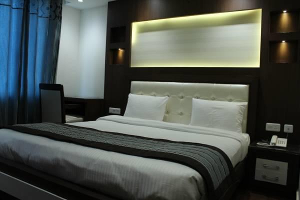 Hotel Opulence Pathānkot 外观 照片