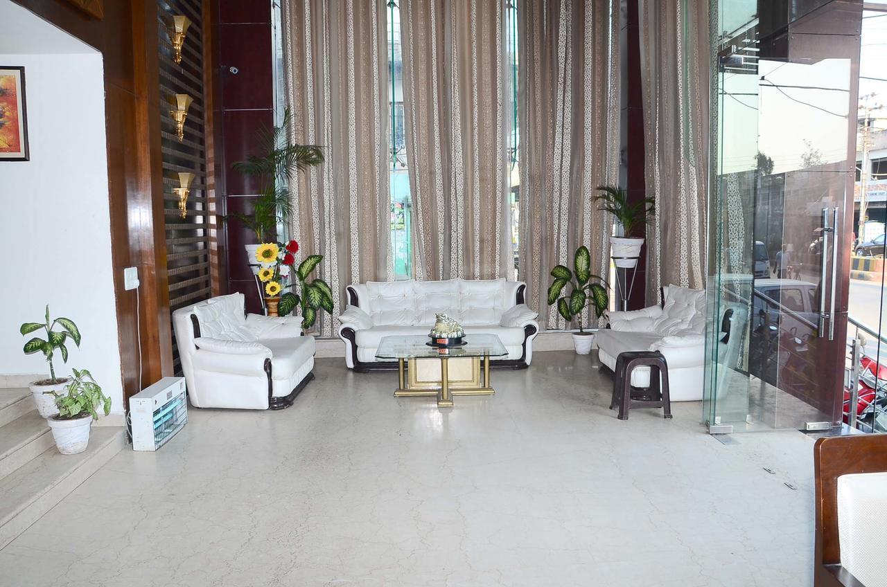 Hotel Opulence Pathānkot 外观 照片